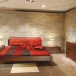 Bett mit Steindecor Bett mit Steindecor